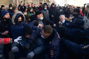 U Rusiji pristalice Navalnog na protestima uprkos upozorenjima vlasti