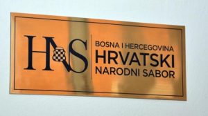 HNS reagovao na cijepanje zastave EU sa Ambasade Hrvatske u Sarajevu