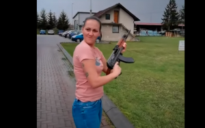 LAKTAŠI: Na Badnji dan se dohvatila 'kalaša' pa rafalom parala nebo