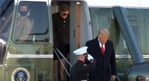 Donald i Melania Trump napustili Bijelu kuću i otišli na Floridu