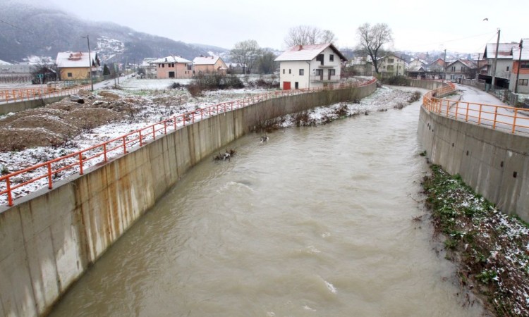 FUCZ: U nekim općinama povišeni vodostaji rijeka, na snazi mjere odbrane