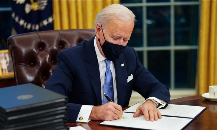 Joe Biden potpisao naredbe kojima se poništava Trumpova imigracijska politika