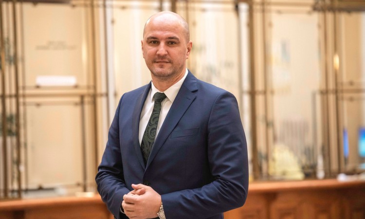 BH pošta: Na impozantnim mašinama odštampa se i kovertira oko 2,5 miliona pošiljki mjesečno