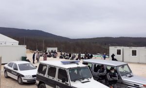Dva povezana fizička sukoba građana Bihaća i migranata, nekoliko povrijeđenih