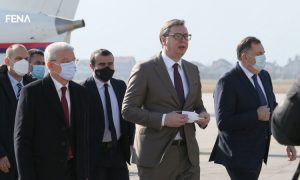 Vučić doputovao u Sarajevo, uručuje donaciju vakcina