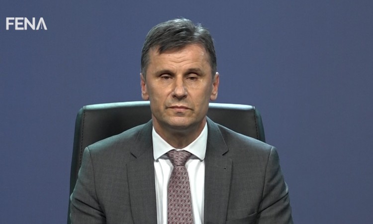 Fadil Novalić: Medijski radnici moraju ući u prioritet za vakcinisanje