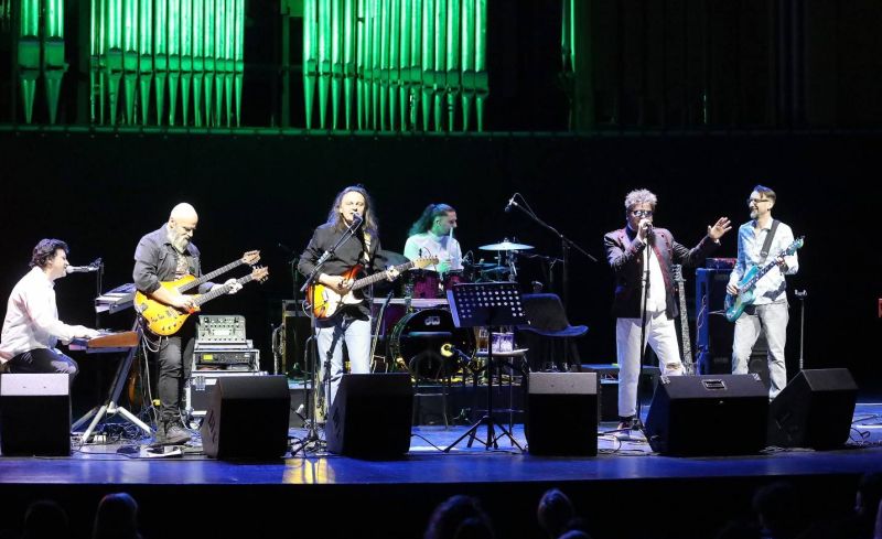 Uprkos strogim mjerama Crvena jabuka održala dva koncerta u Beogradu