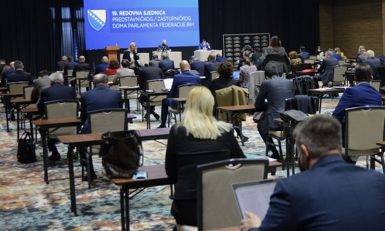Predstavnički dom FBiH donio niz odluka za suzbijanja širenja zaraze