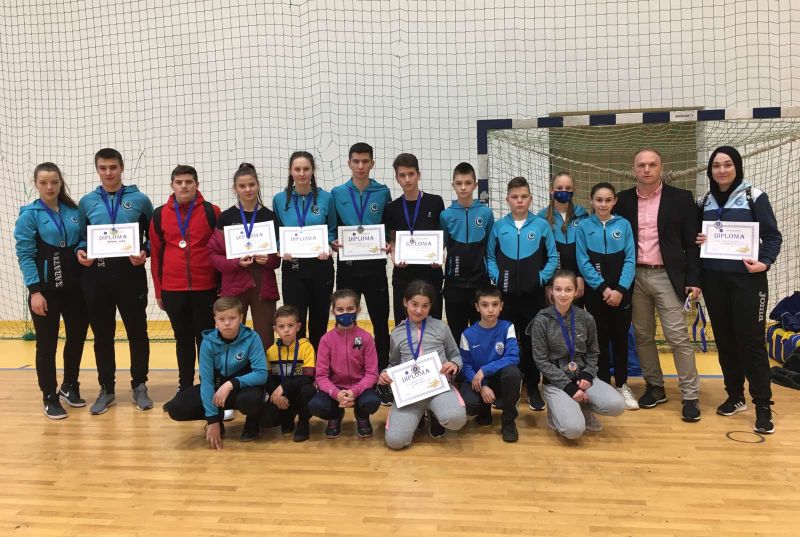 25 medalja za karate klub „MLADOST“ Vitez u I kolu kantonalne karate lige