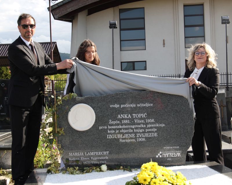 Vitez: Predsjednik Federacije BiH Marinko Čavara svečano otvorio obnovljeni spomenik pjesnikinji Anki Topić
