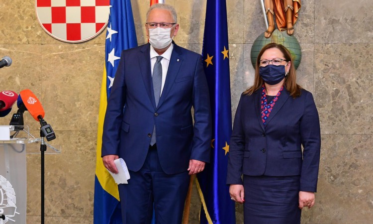 Vlada Hrvatske donirala 30.000 doza cjepiva za BiH