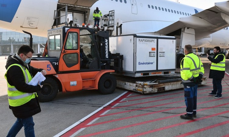 U Sarajevo sutra stiže pola miliona vakcina koje je kupila FBiH