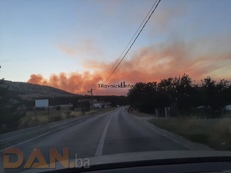 Tomislavgrad: Požar i dalje aktivan prema Roškom polju