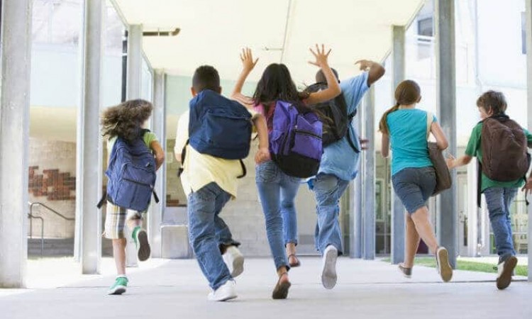 Priprema dva školarca u porodici za školsku godinu iziskuje prosječnu platu