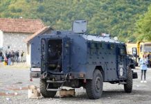 Deveti dan napetosti na Kosovu: Specijalci se ne povlače