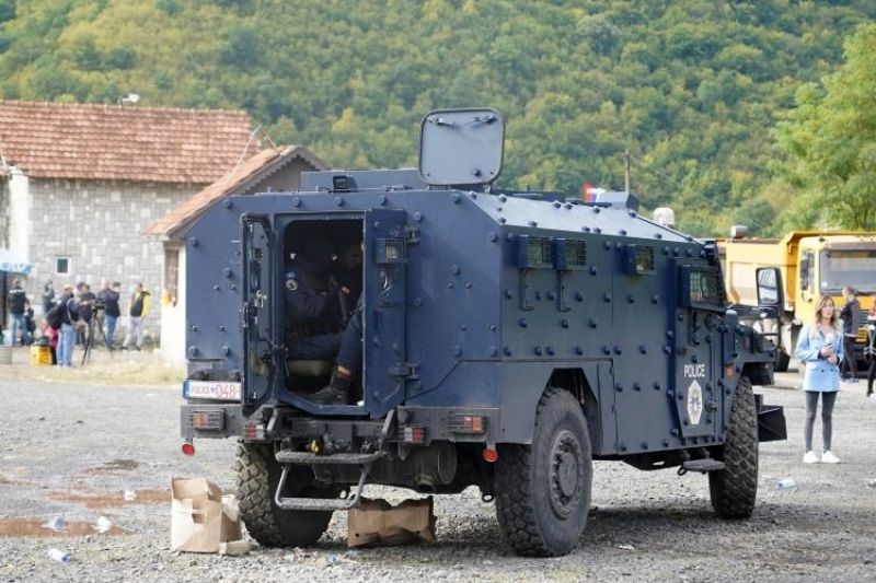 Deveti dan napetosti na Kosovu: Specijalci se ne povlače