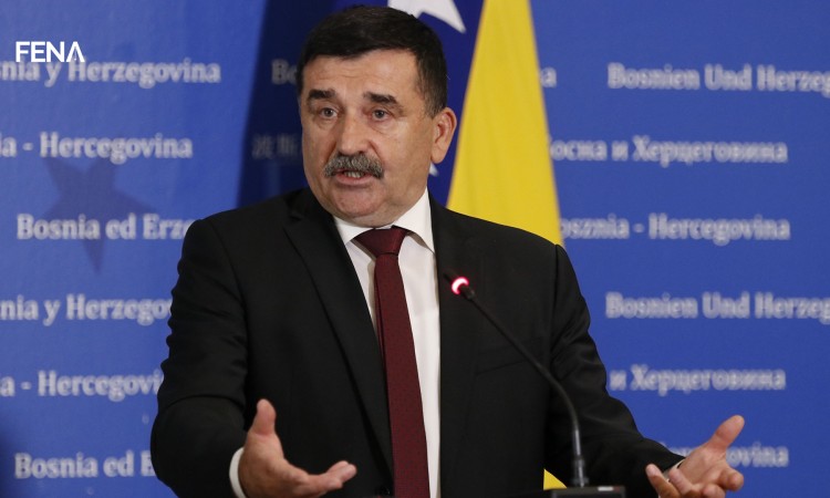 Nikola Lovrinović: Parlamentarna većina ni u ovom mandatu ne funkcionira