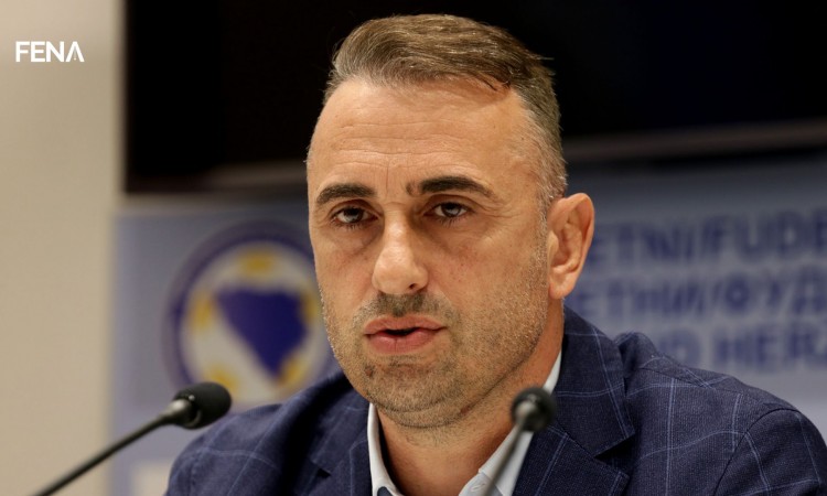 Petev: Nadam se da će naša odbrana neće dati puno prilika Pukkiju