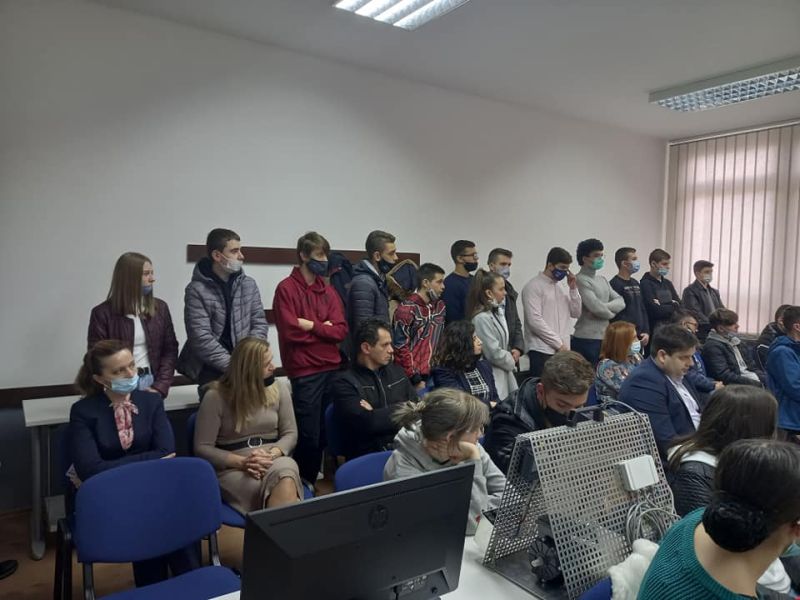 Travnik: Tehničkoj školi uručeno pet radnih stanica (FOTO)