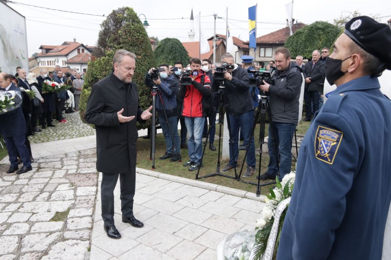 Obilježena 18. godišnjica smrti Alije Izetbegovića