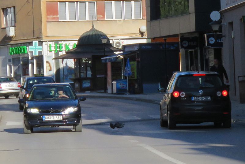 Traju hapšenja i pretresi na 20 lokacija zbog namještanja saobraćajnih nezgoda