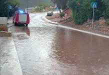 Obilne kiše poplavile poslovne prostore i ulice u Neumu