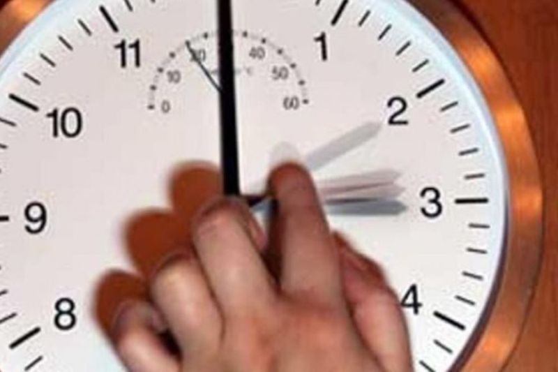 Čini se da će Europljani i dalje pomicati sat ljeti i zimi