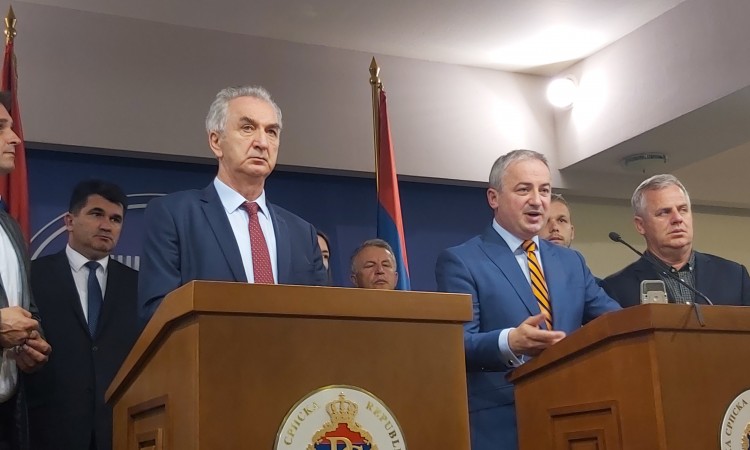 Šarović: Vlast beskrupulozno dovodi u opasnost zdravlje vlastitog naroda