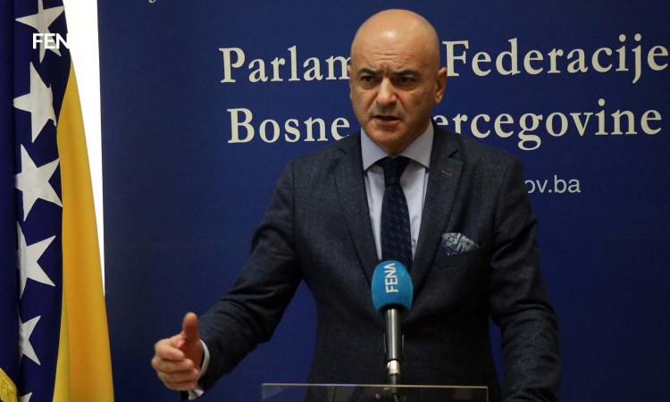 Krizni štab omogućio kantonima donošenje mjera za doček Nove godine