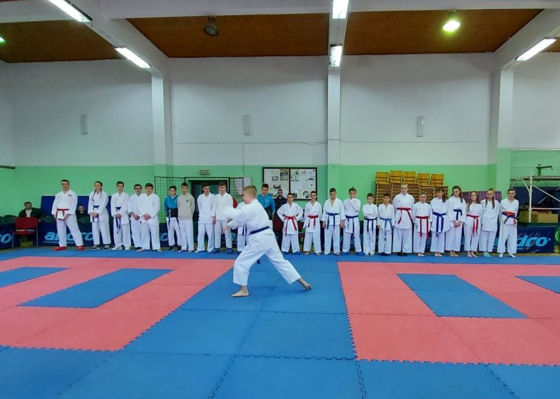 Karate klub MLADOST Vitez održao polaganje za karate zvanja i klupski turnir