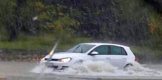Potop u Splitu: U sat vremena pala ogromna količina kiše, ulice pod vodom