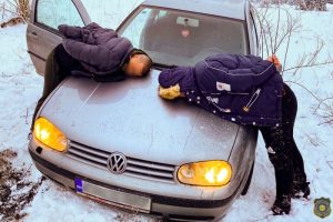Dileri napali službenike FUP-a, nakon potjere sletjeli s ceste i lišeni slobode