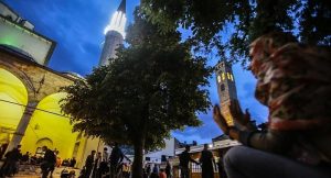 Večeras: Lejletu-r-Regaib: Noć za preispitivanje naših želja