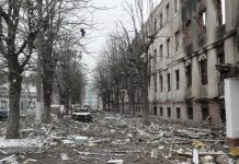 Ruski padobranci u Harkivu, granatirana bolnica, Putinov režim privodi djecu