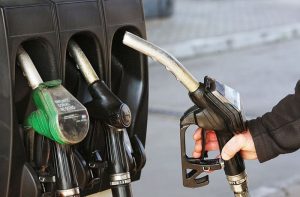 Ako ostane 110 USD za barel nafte, cijene derivata na pumpama idu prema 3 KM