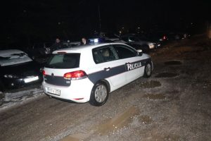 Policija radi na identifikaciji osobe koja je poslala dojavu o bombama u policijskim stanicama