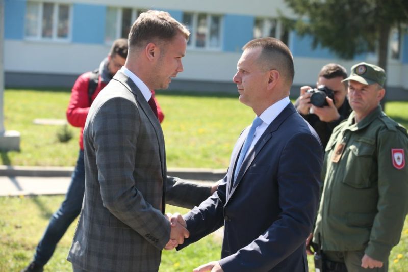 Lukačev šamar više ne boli Stanivukovića, ljuti neprijatelji danas se srdačno rukovali