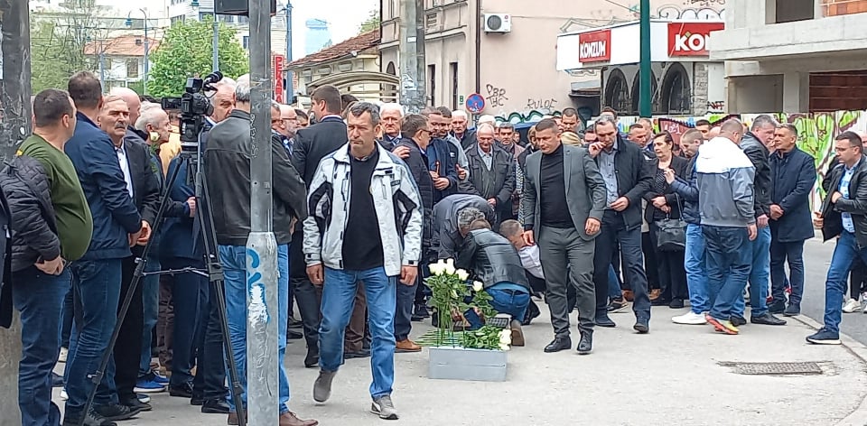 Predstavnici iz RS-a položili cvijeće u bivšoj Dobrovoljačkoj