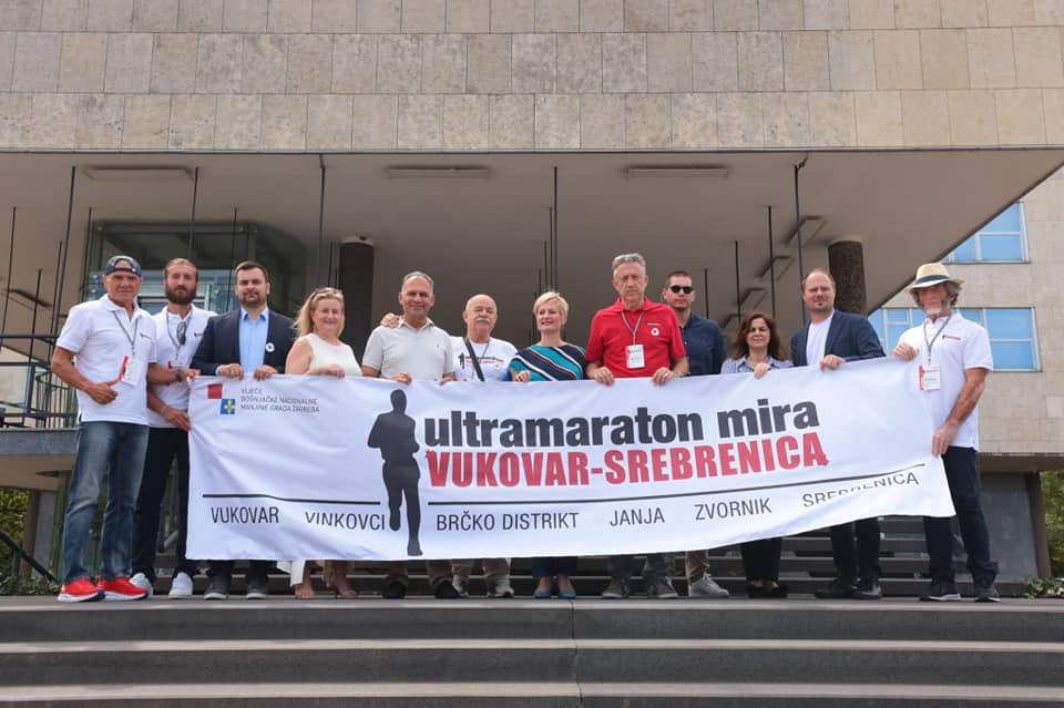 Iz Vukovara ka Potočarima krenuli ultramaratonci
