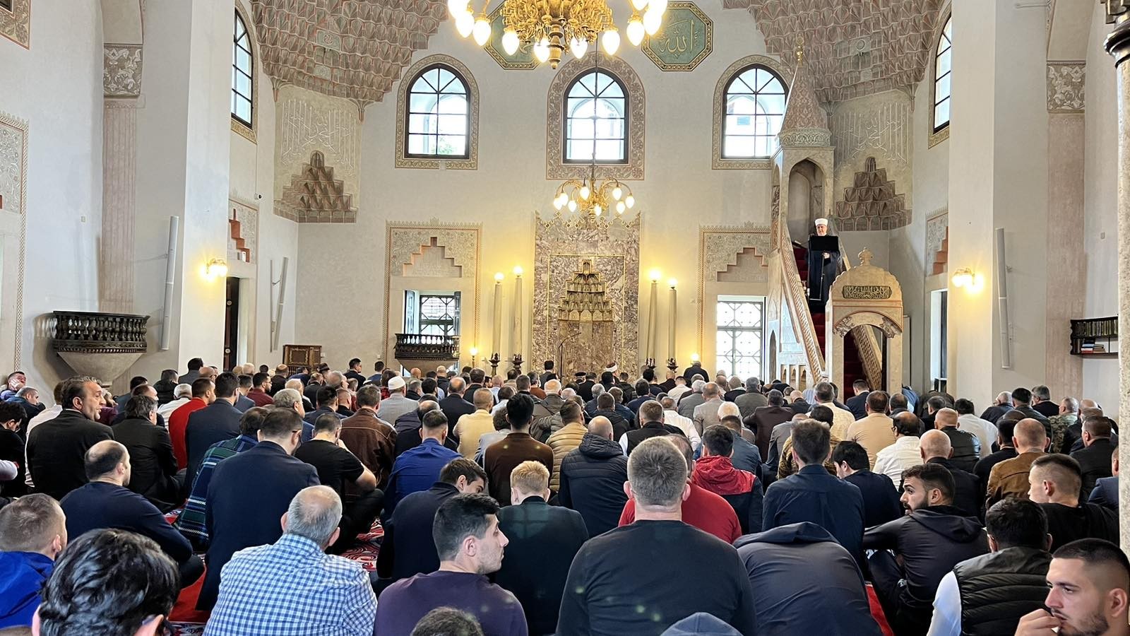 Reisul-ulema Kavazović: Izađite na izbore, dostojanstveno