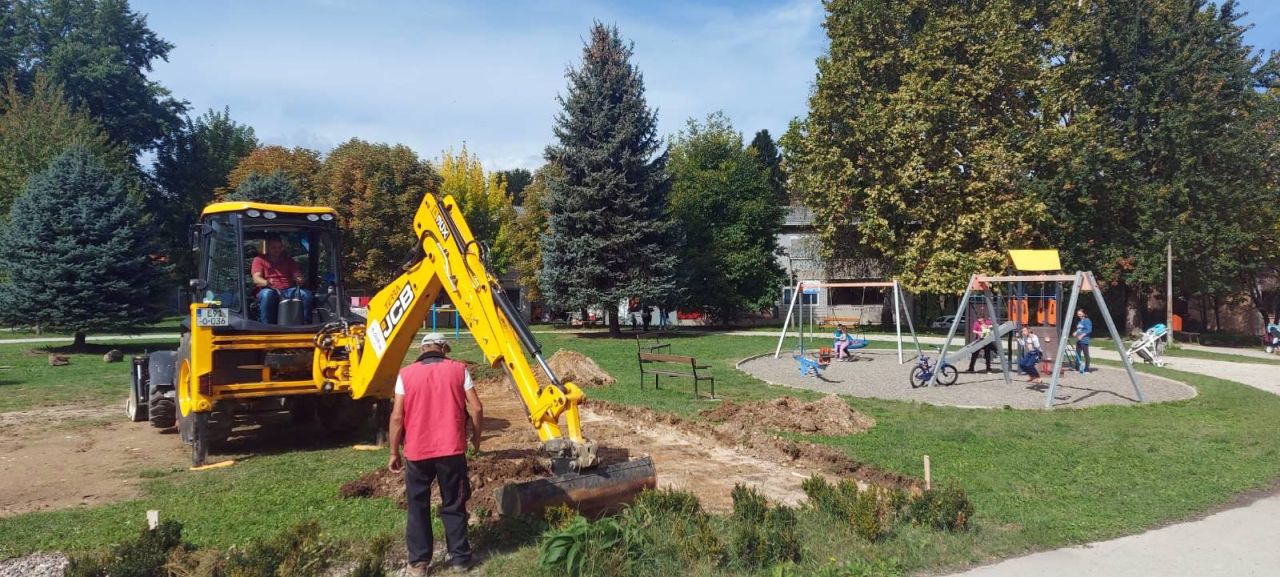 VITEZ: Započeli radovi na proširenju dječjeg igrališta iza Konzuma