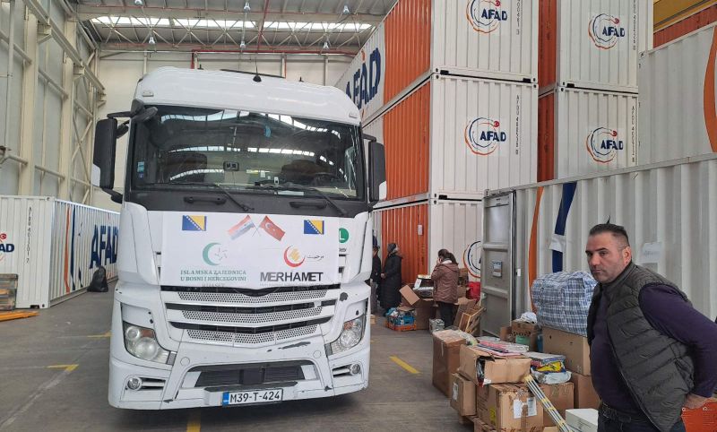 Konvoj sa 20 šlepera pomoći 'Merhameta' i Islamske zajednice stigao u Tursku
