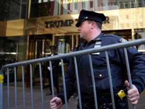 SPREMA LI SE HAPŠENJE TRUMPA: Na ulicama američkih gradova pojačane policijske snage