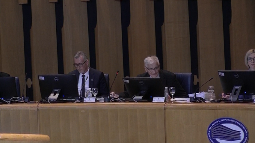 Kemala Ademovića iznervirao Smajić, Špirić mu odgovorio 'ma boli te k****'