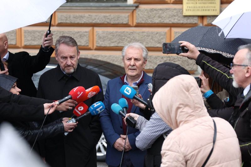 Bakir Izetbegović: Danas smo imali rješenje, ali vidi se ko blokira, oni se uzdaju u protektorat Schmidta
