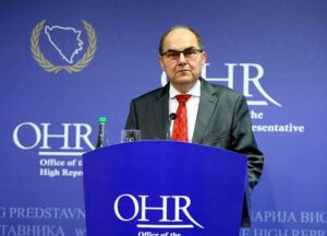 Šmit demantirao Dodika: Pitanje državne imovine nije riješeno Dejtonom