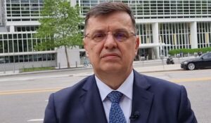Sve im dajte, izgleda da su se baš zaigrali: Tegeltija najbolje ocijenjeni kandidat za direktora UIO