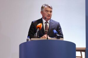 Željko Komšić: Zašto Konakoviću ne smeta mijenjanje Ustava BiH na kršćanskim osnovama?