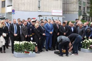 Delegacija RS-a položila cvijeće i svijeće u bivšoj Dobrovoljačkoj ulici