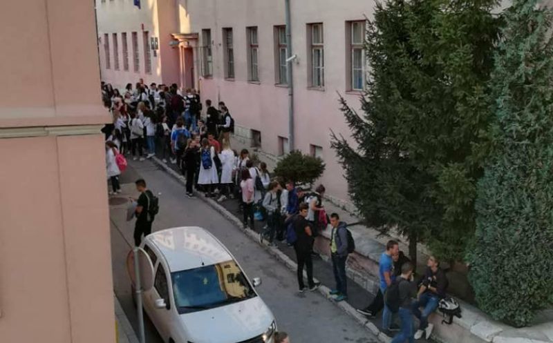 Učenica srednje škole u Sarajevu donijela pištolj na nastavu